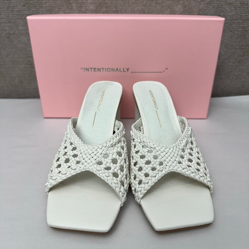 Intentionally Blank Cassandra Vegan Woven Leather Mules Cream Ivory Heels Size 8